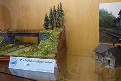 Modely ve vitrínách