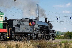 Rakouský „hrboun“ 310.23 se vrací spolu se „čmelákem“ 771.172 do Brna v čele zvláštního vlaku